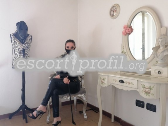 Foto Mistress ADINA 4 - Verona